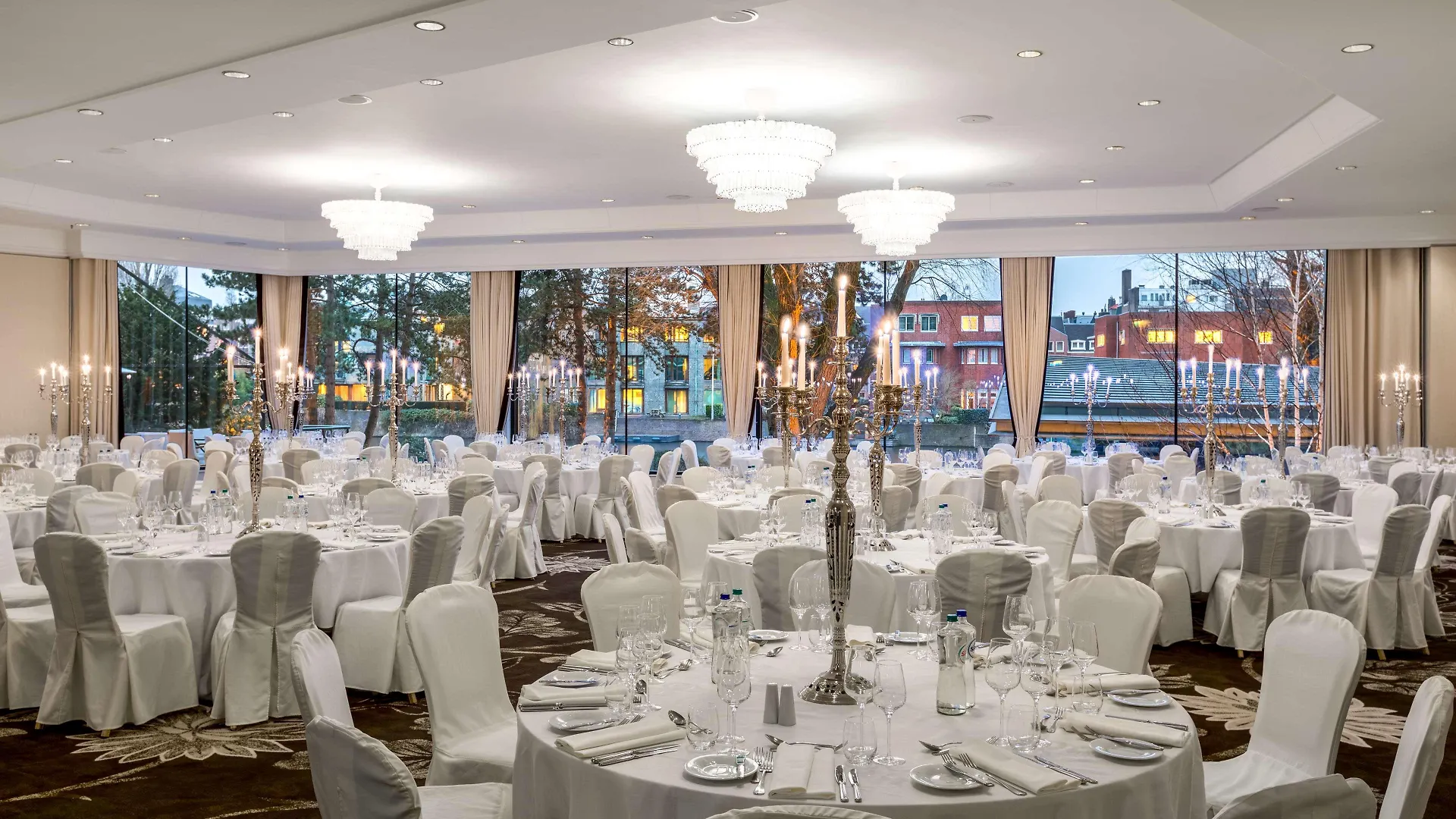 Hotel Hilton Amsterdam 5*,